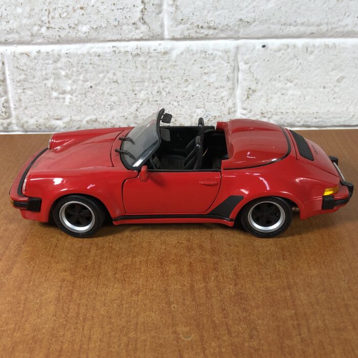 1989 Porsche 911 Speedster (1:18) - Image 4