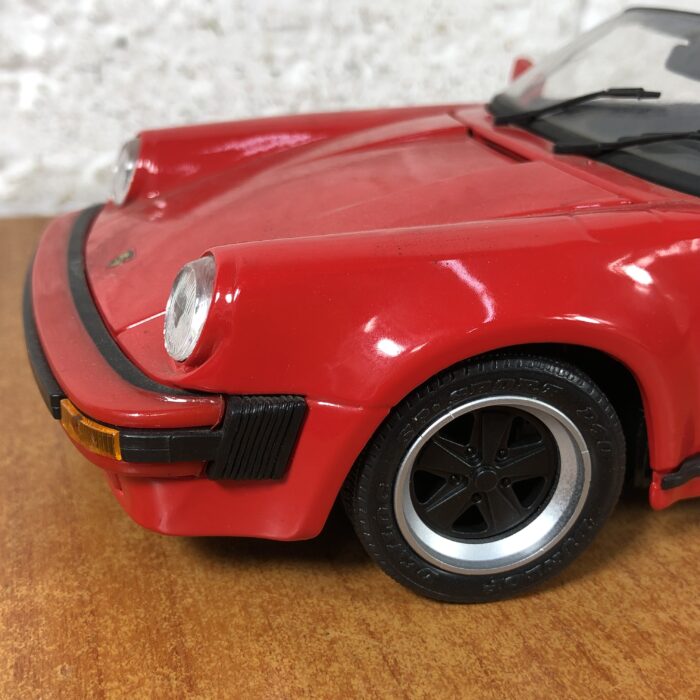 1989 Porsche 911 Speedster (1:18) - Image 5