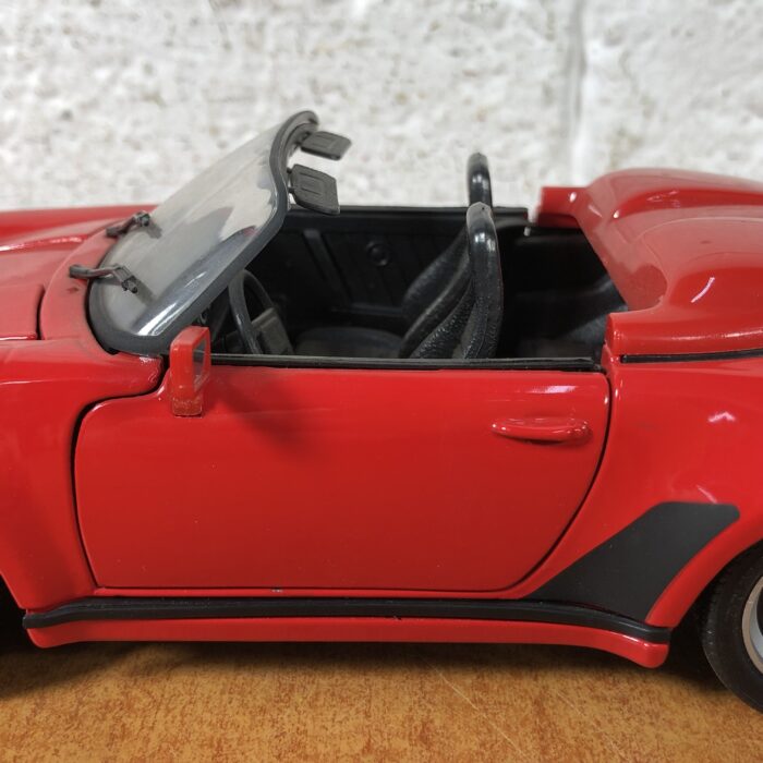 1989 Porsche 911 Speedster (1:18) - Image 6