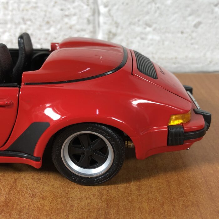 1989 Porsche 911 Speedster (1:18) - Image 8