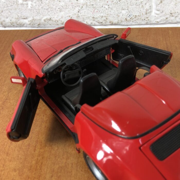 1989 Porsche 911 Speedster (1:18) - Image 7