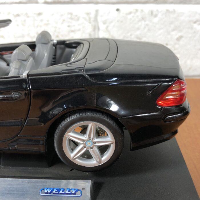 Mercedes-Benz SL-500 (1:18) - Image 8