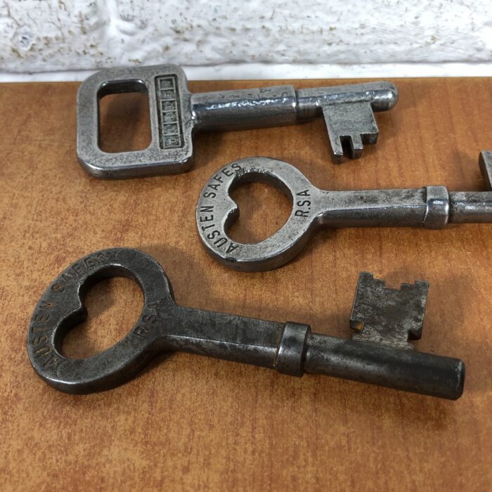 Vintage Keys - Image 6