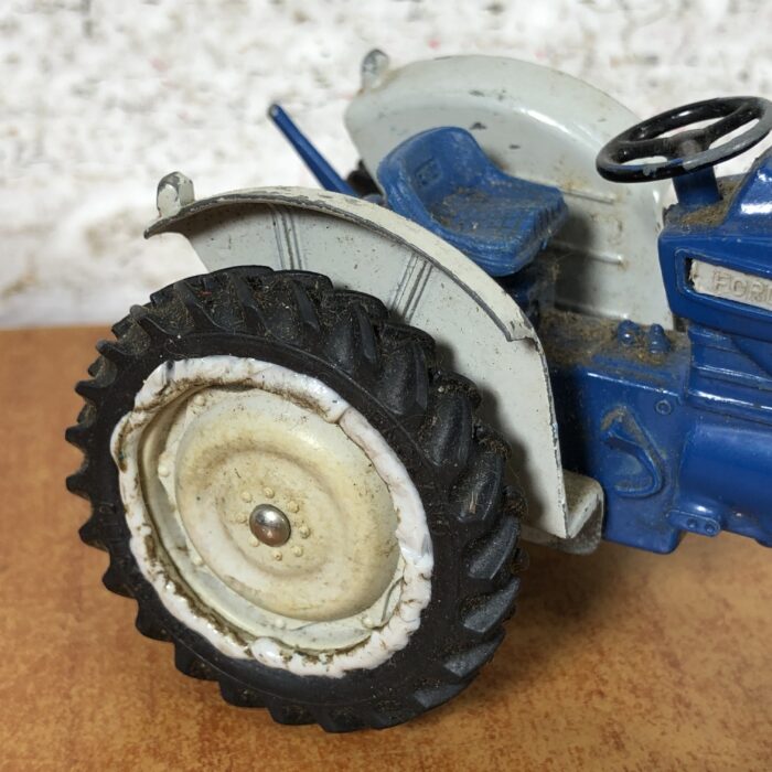 Vintage Britains Ford Tractor Model (Made in England) - Image 2