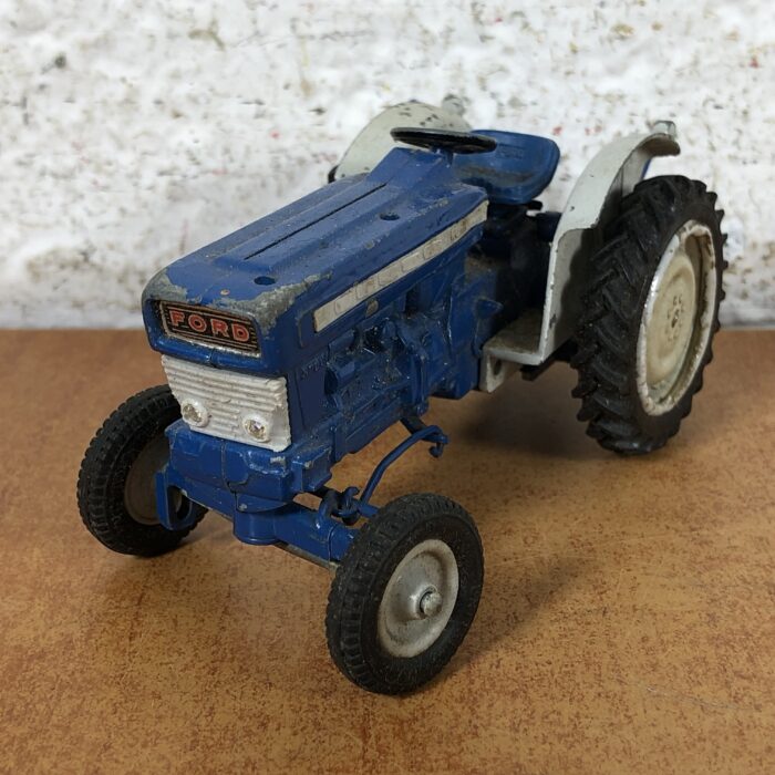 Vintage Britains Ford Tractor Model (Made in England) - Image 3