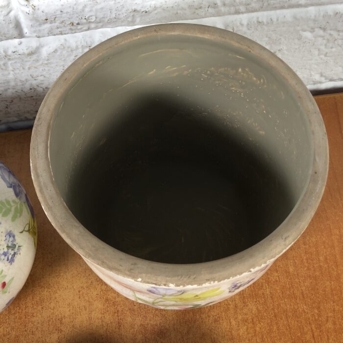 Ceramic Plant Pot & Ornaments - Image 4