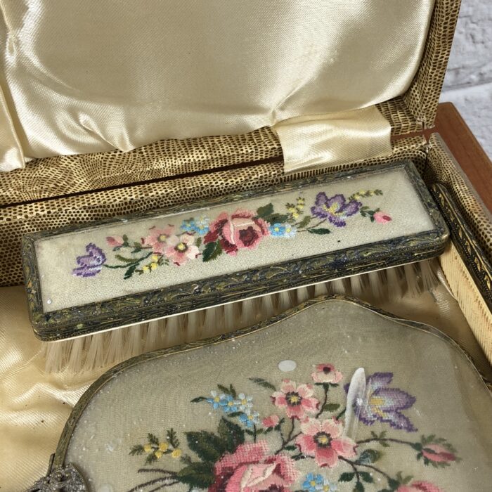 Vintage Vanity Set - Image 11