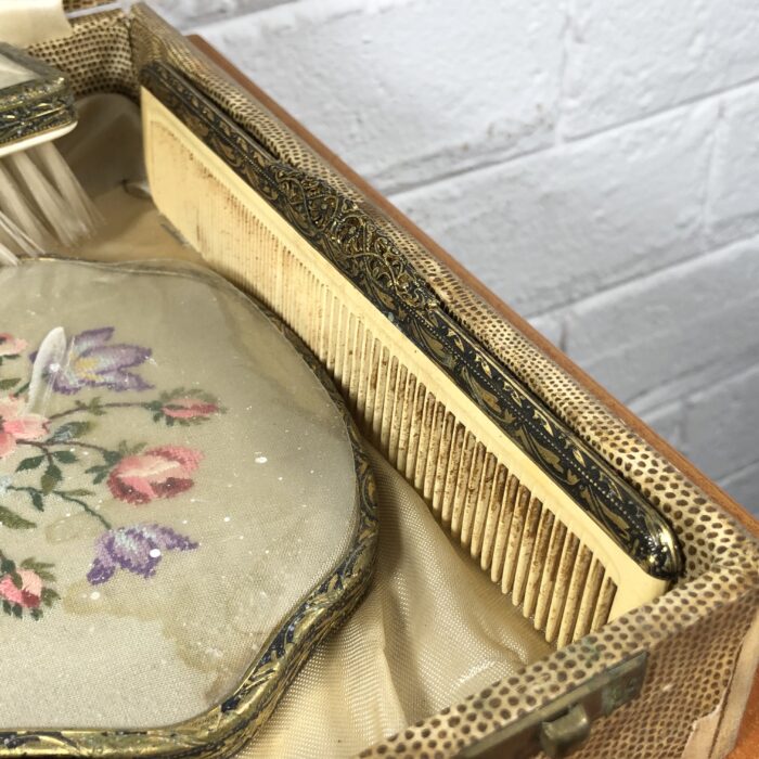 Vintage Vanity Set - Image 9