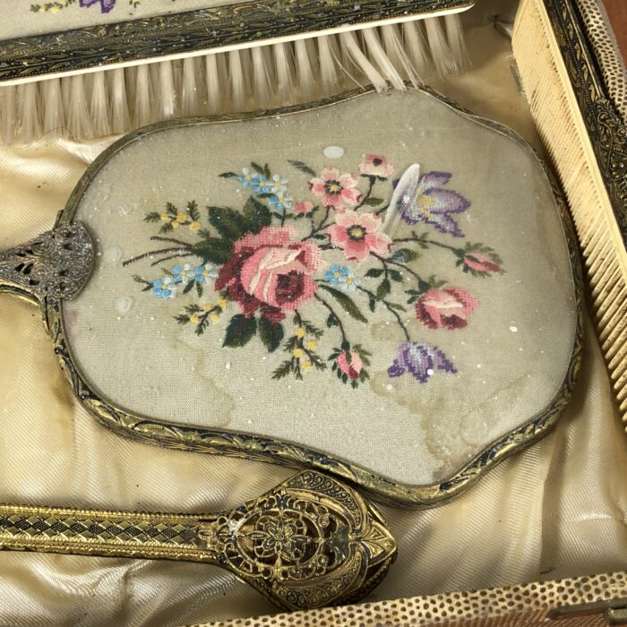 Vintage Vanity Set - Image 8