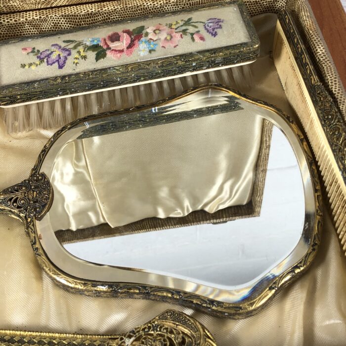 Vintage Vanity Set - Image 7