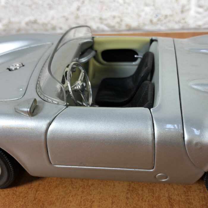 Porsche 550 A Spyder (1:18) - Image 6