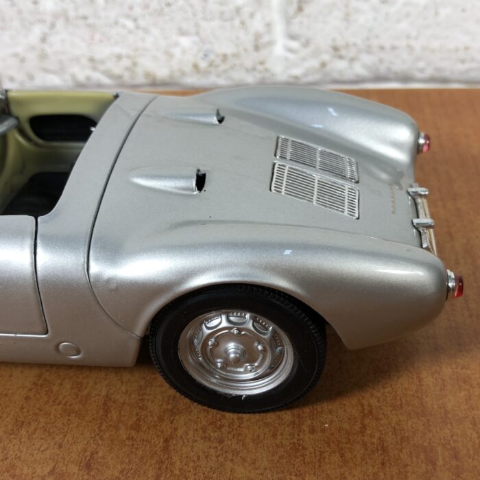 Porsche 550 A Spyder (1:18) - Image 8