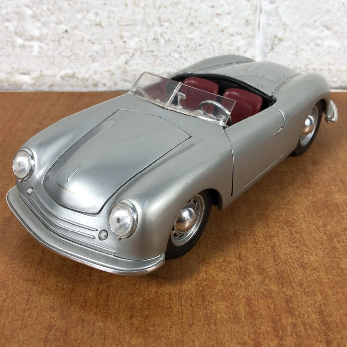 1948 Porsche 356 Roadster (1:18) - Image 2