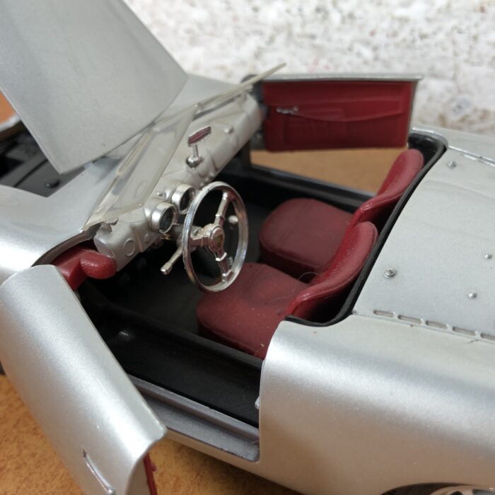 1948 Porsche 356 Roadster (1:18) - Image 7