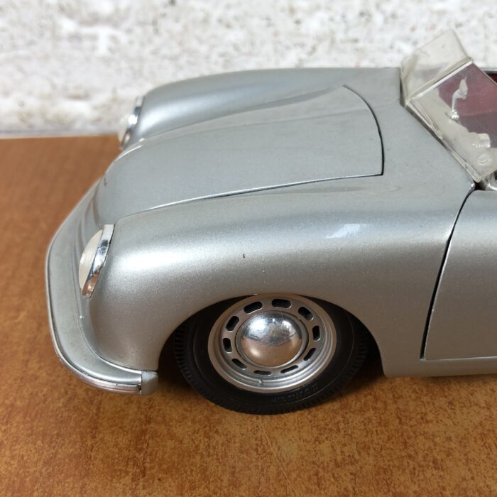 1948 Porsche 356 Roadster (1:18) - Image 4