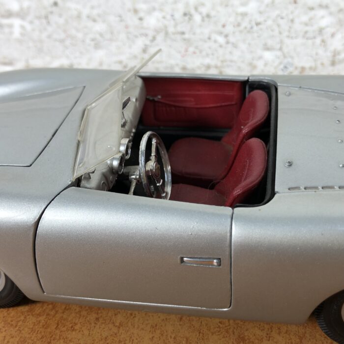 1948 Porsche 356 Roadster (1:18) - Image 6