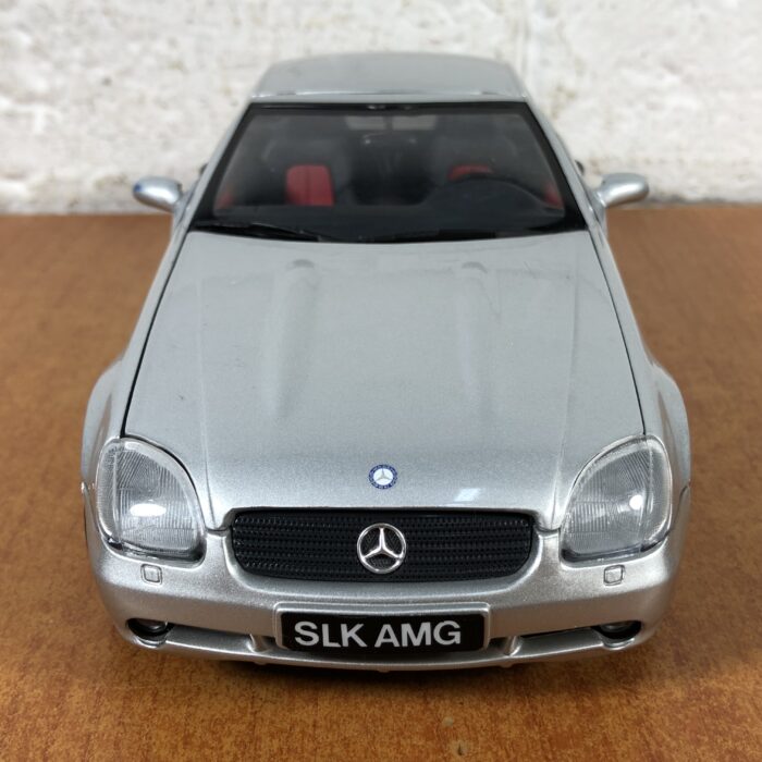 Mercedes-Benz SLK AMG (1:18) - Image 2
