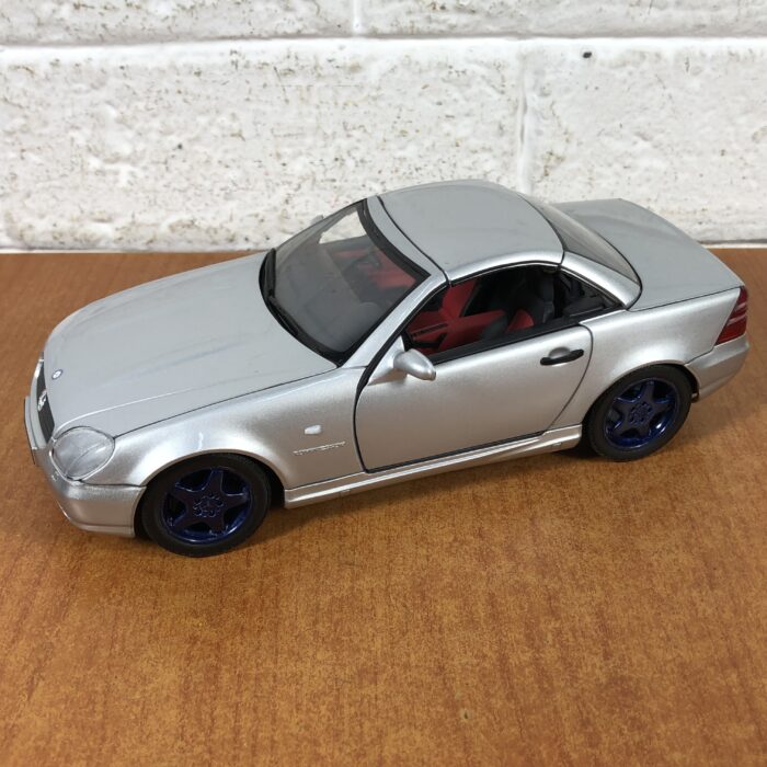 Mercedes-Benz SLK AMG (1:18) - Image 3