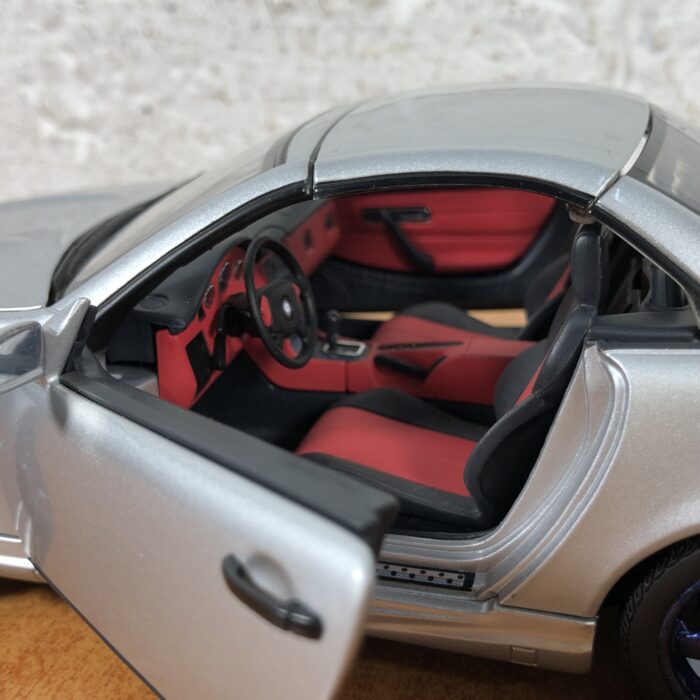Mercedes-Benz SLK AMG (1:18) - Image 8