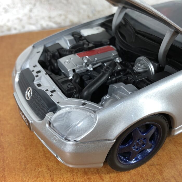 Mercedes-Benz SLK AMG (1:18) - Image 6