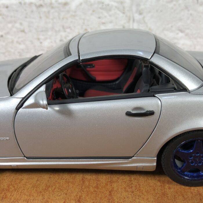 Mercedes-Benz SLK AMG (1:18) - Image 7