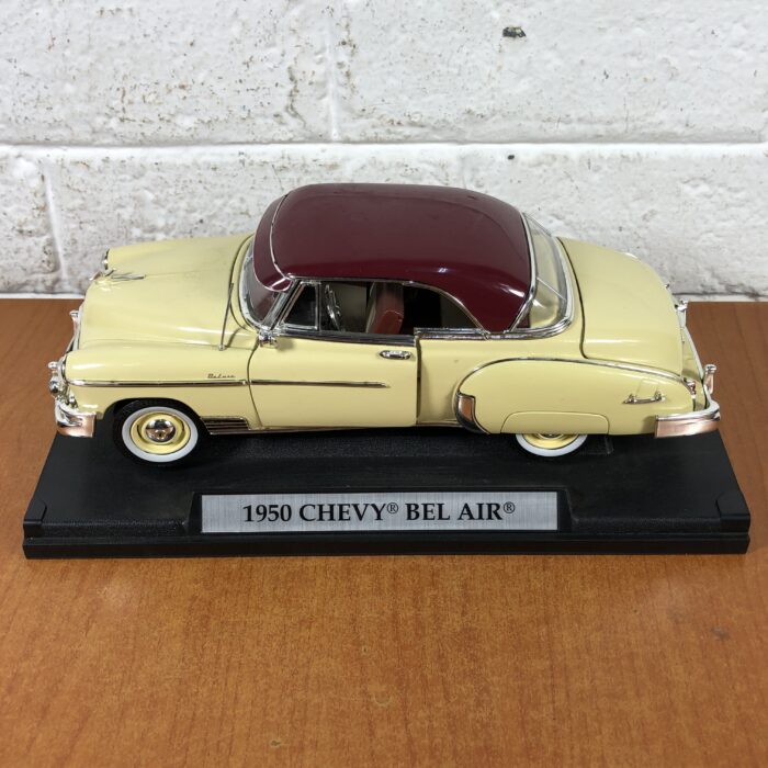 1950 Chevy Bel air (1:18) - Image 4