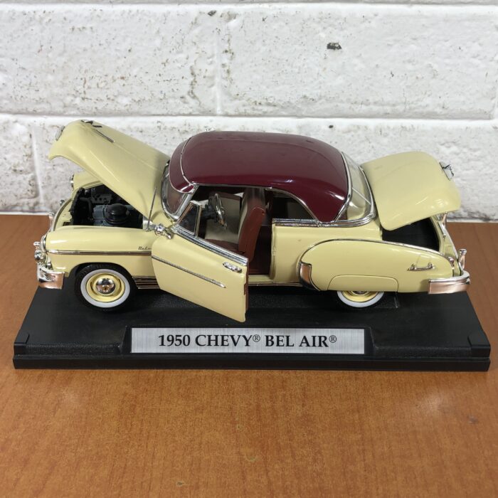 1950 Chevy Bel air (1:18) - Image 3