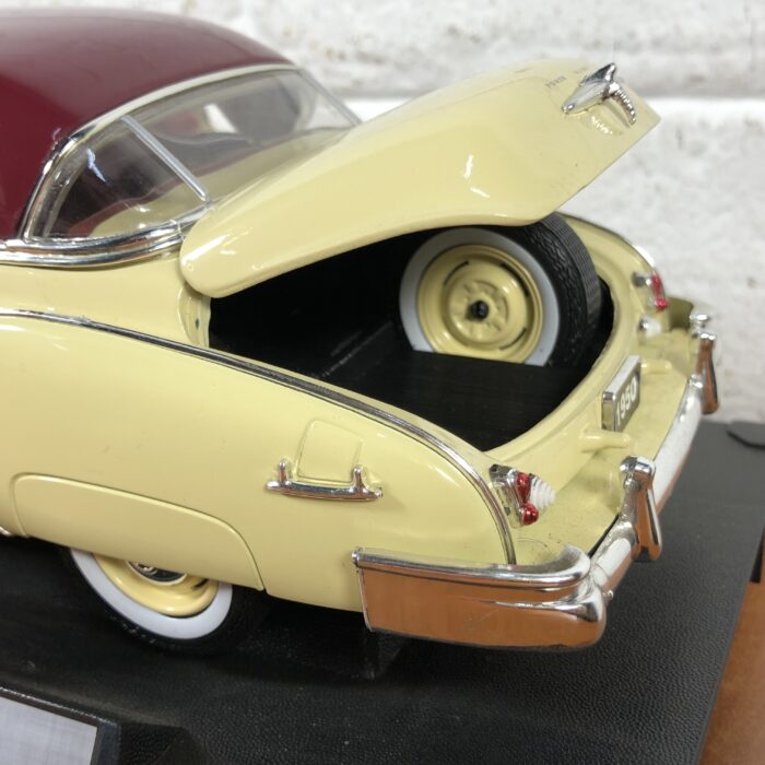 1950 Chevy Bel air (1:18) - Image 10