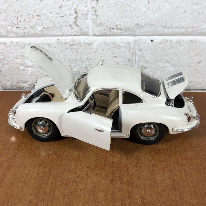 1961 Porsche 356 B (1:18) ~ Made in Italy - Image 4