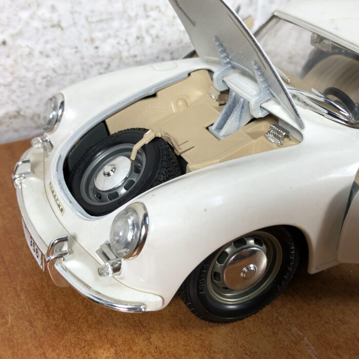 1961 Porsche 356 B (1:18) ~ Made in Italy - Image 6