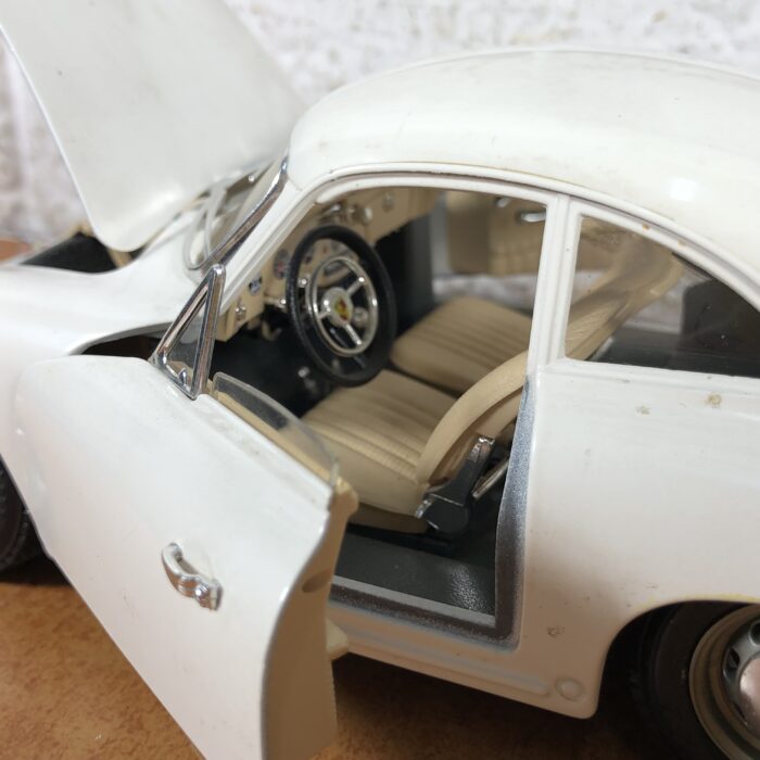1961 Porsche 356 B (1:18) ~ Made in Italy - Image 8