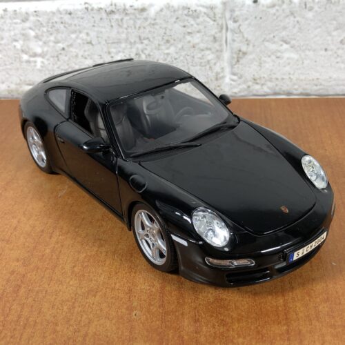 Porsche 911 Carrera S (1:18)