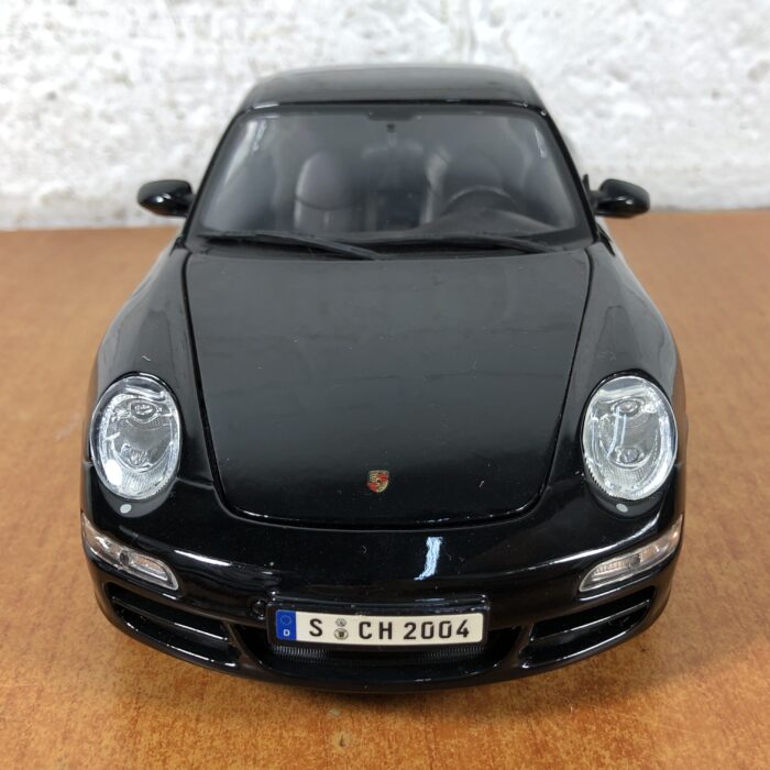 Porsche 911 Carrera S (1:18) - Image 2