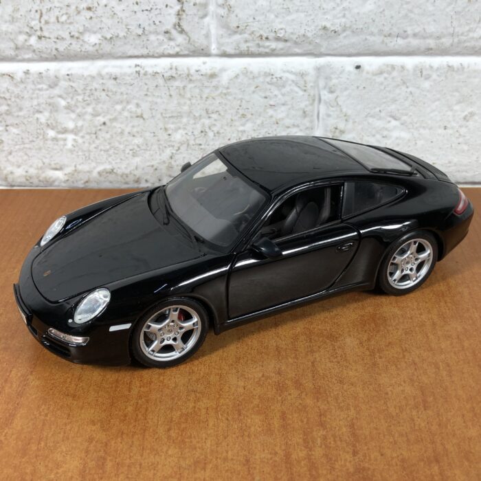 Porsche 911 Carrera S (1:18) - Image 4
