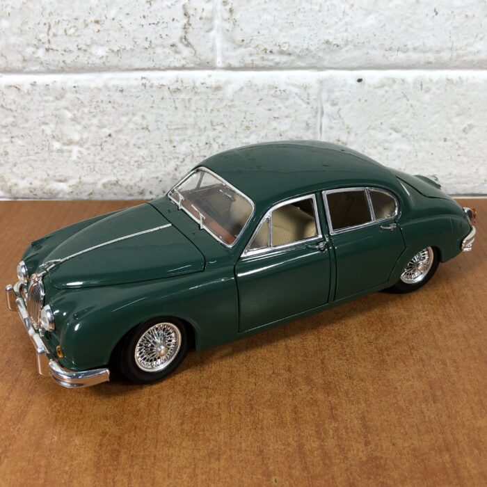 1959 Jaguar Mark II (1:18) - Image 3