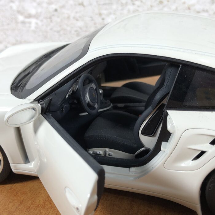 Porsche 911 Turbo (1:18) - Image 7