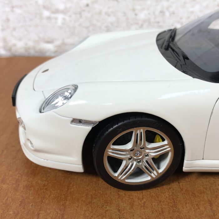Porsche 911 Turbo (1:18) - Image 5