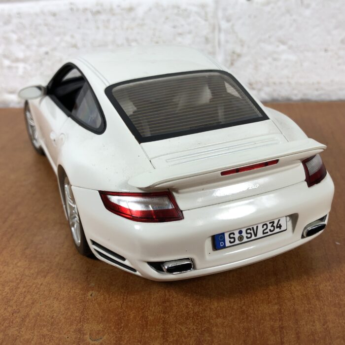 Porsche 911 Turbo (1:18) - Image 9