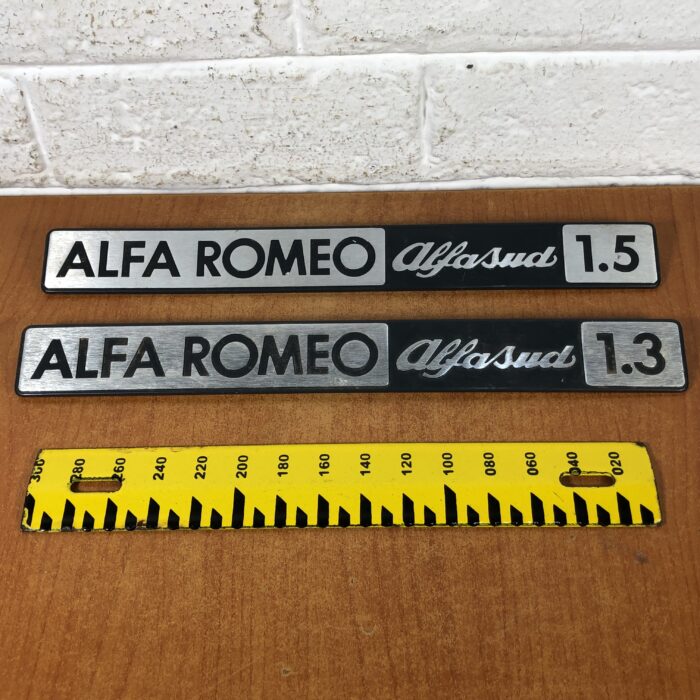Vintage Alfa Romeo Badges - Image 7