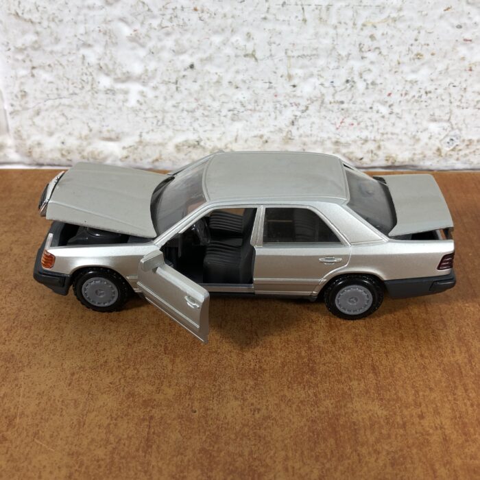 Mercedes-Benz 200-300 E Cursor Modell 1084 (Made in Germany) - Image 4