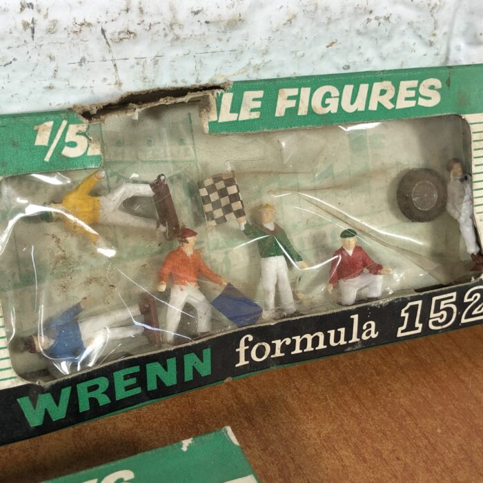 Wrenn Formula 152 Track Personnel Figurines (1:52) - Image 5
