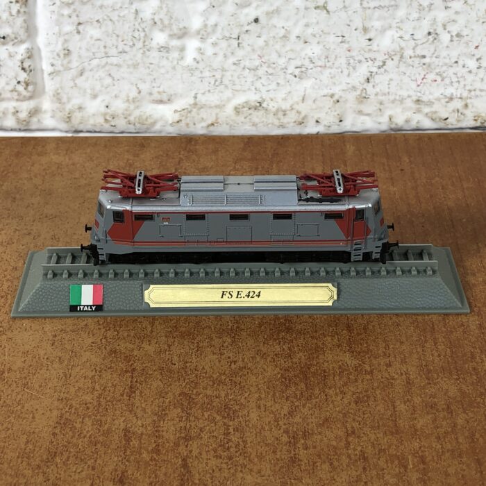 Italian FS E.424 Locomotive Model (1:160)