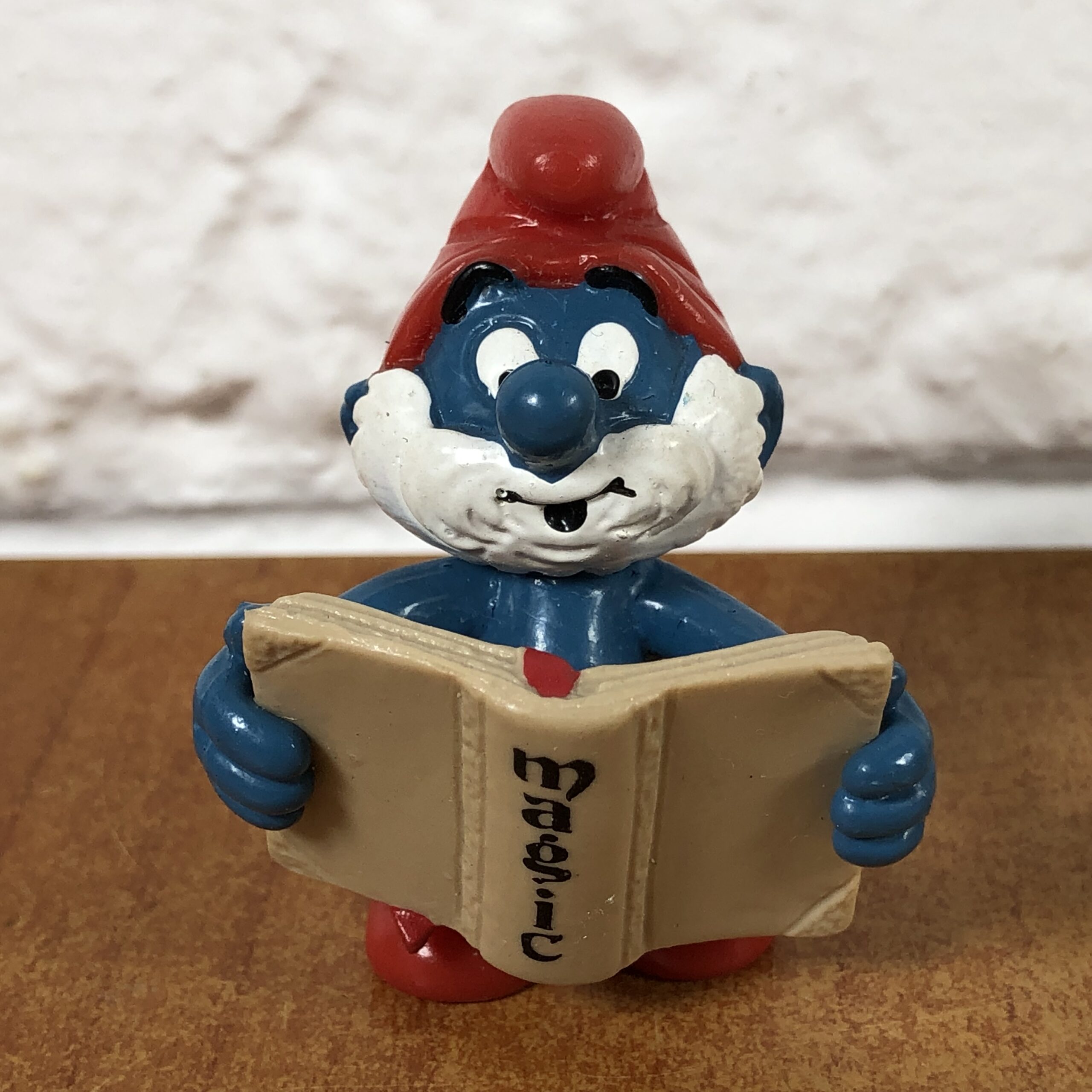 1983 Peyo Papa Smurf with Magic Book Figurine (Made in Hong Kong)