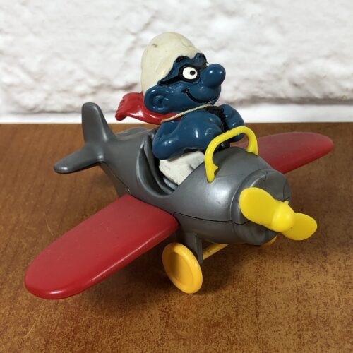 1981 Peyo Airplane Smurf Figurine (Made in Hong Kong)