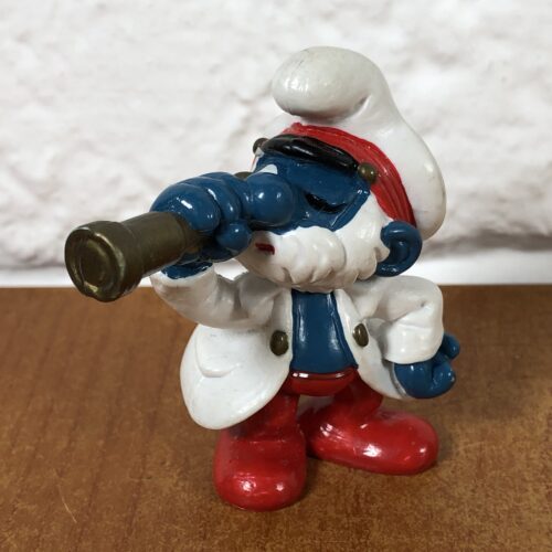 1981 Peyo Captain Papa Smurf Figurine (Made in Hong Kong)