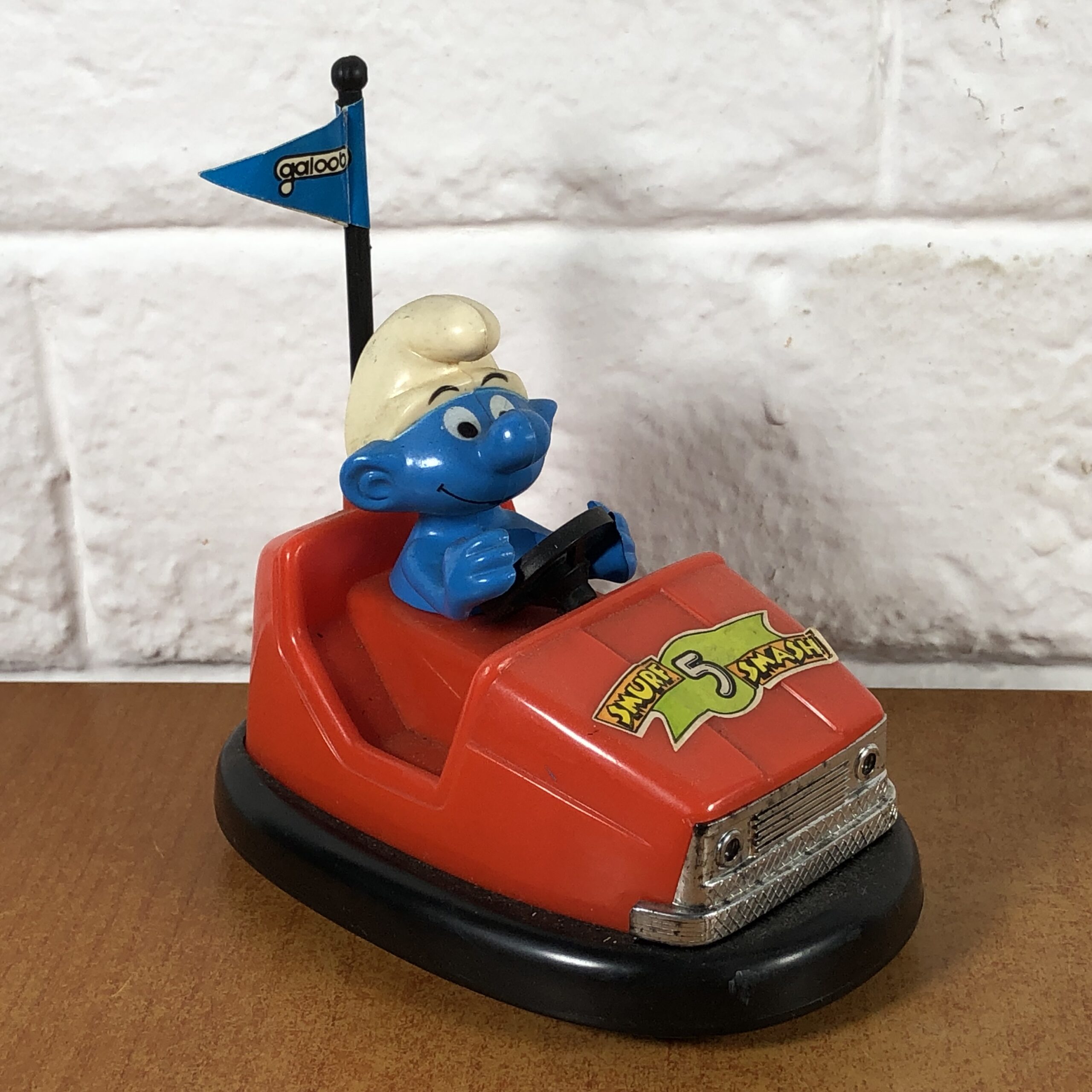 Galoob Peyo Bumper Car Smurf Figurine (Made in Hong Kong)