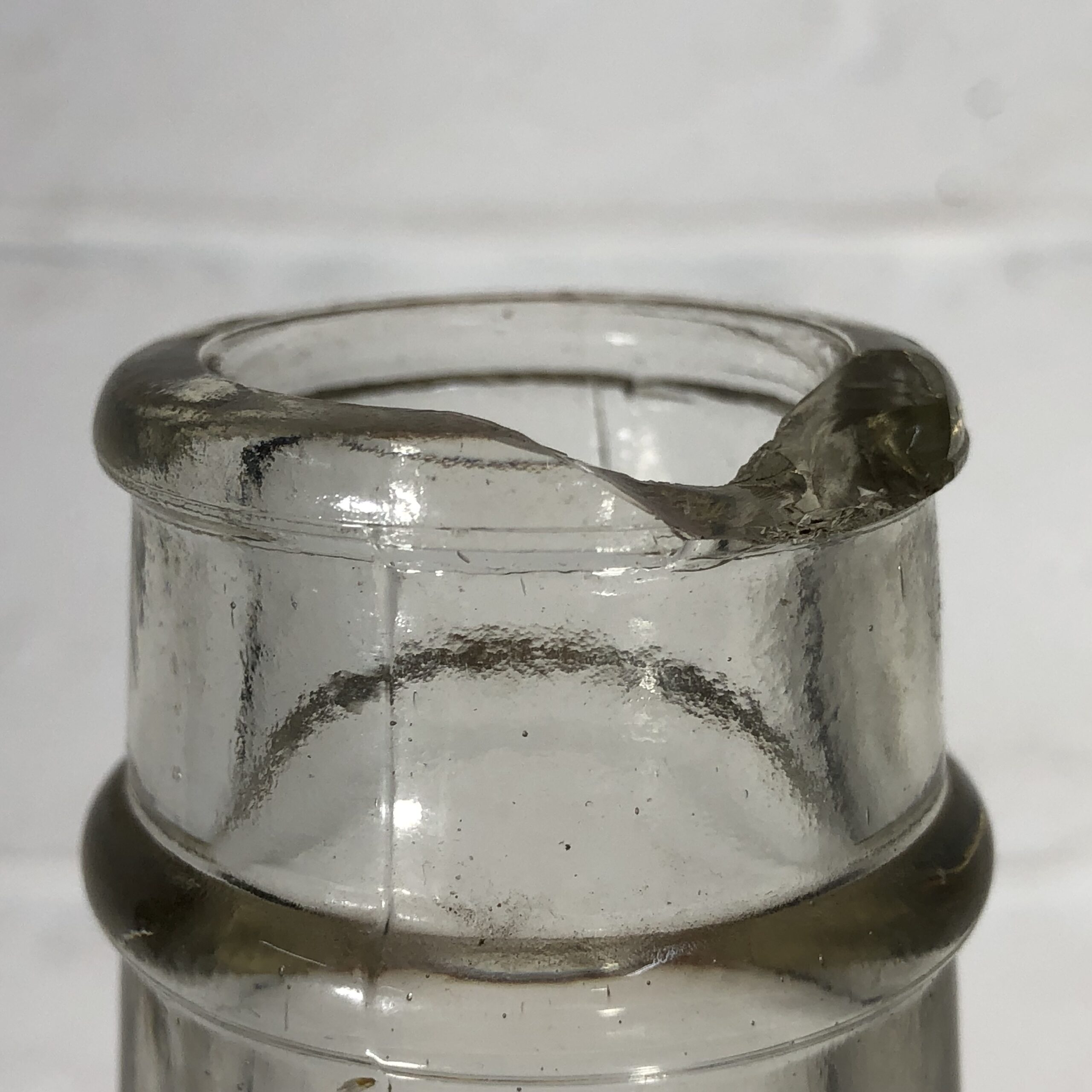 Vintage 1960s Essolube Glass Bottle (1 Quart) ~ Property of Anglo American Oil - Image 3