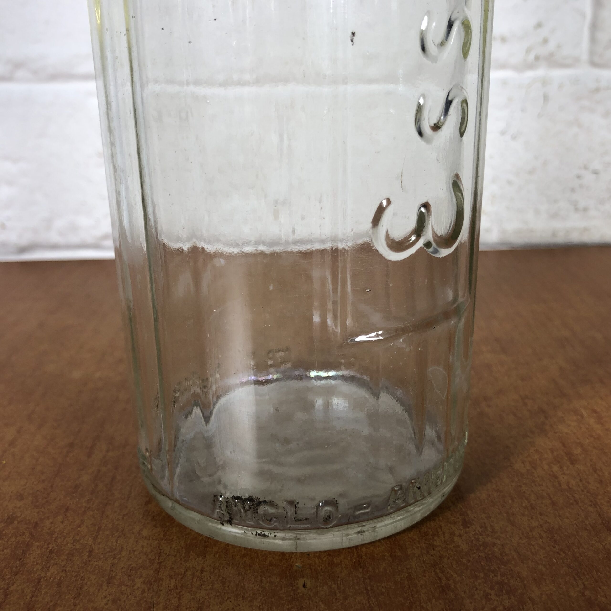 Vintage 1960s Essolube Glass Bottle (1 Quart) ~ Property of Anglo American Oil - Image 7