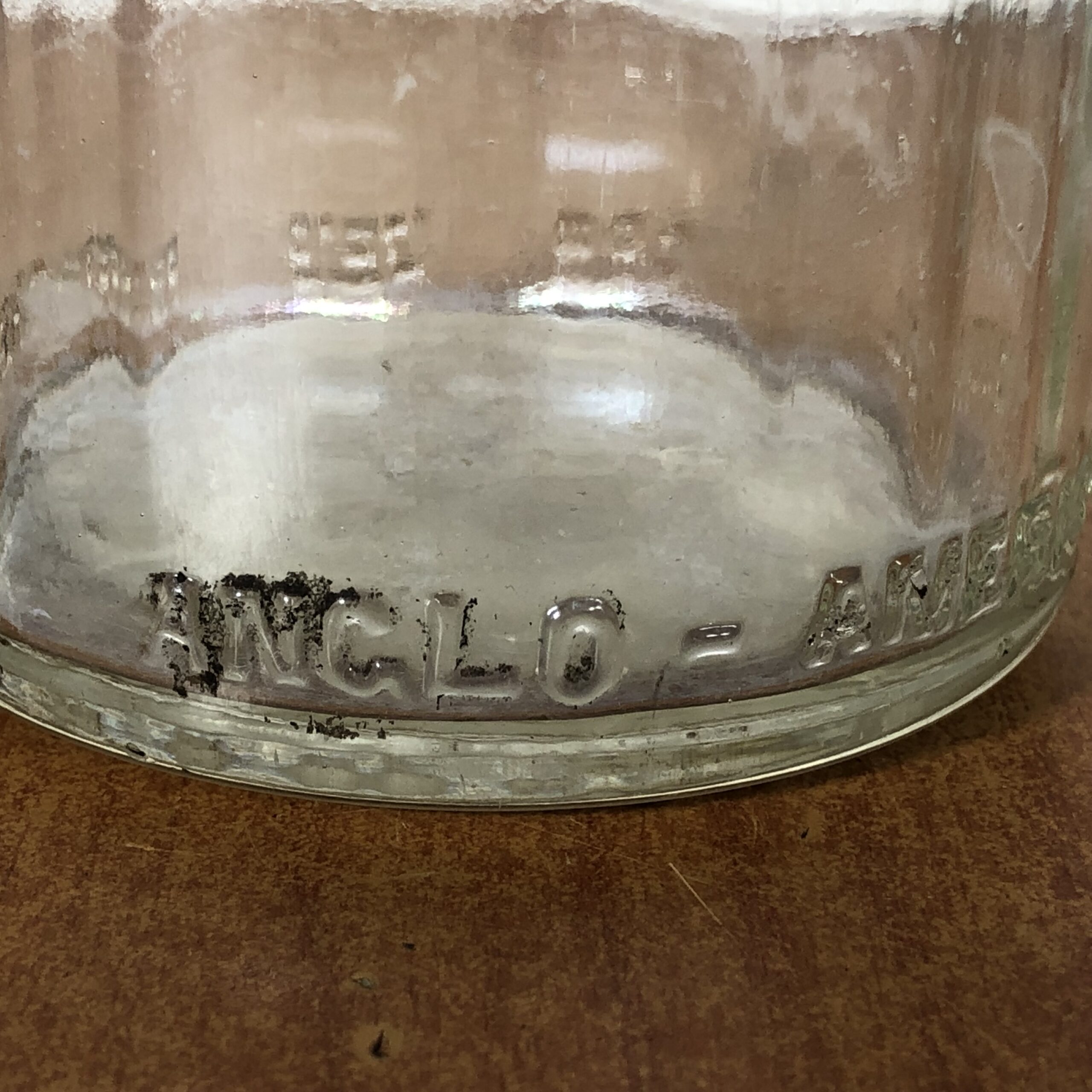 Vintage 1960s Essolube Glass Bottle (1 Quart) ~ Property of Anglo American Oil - Image 8