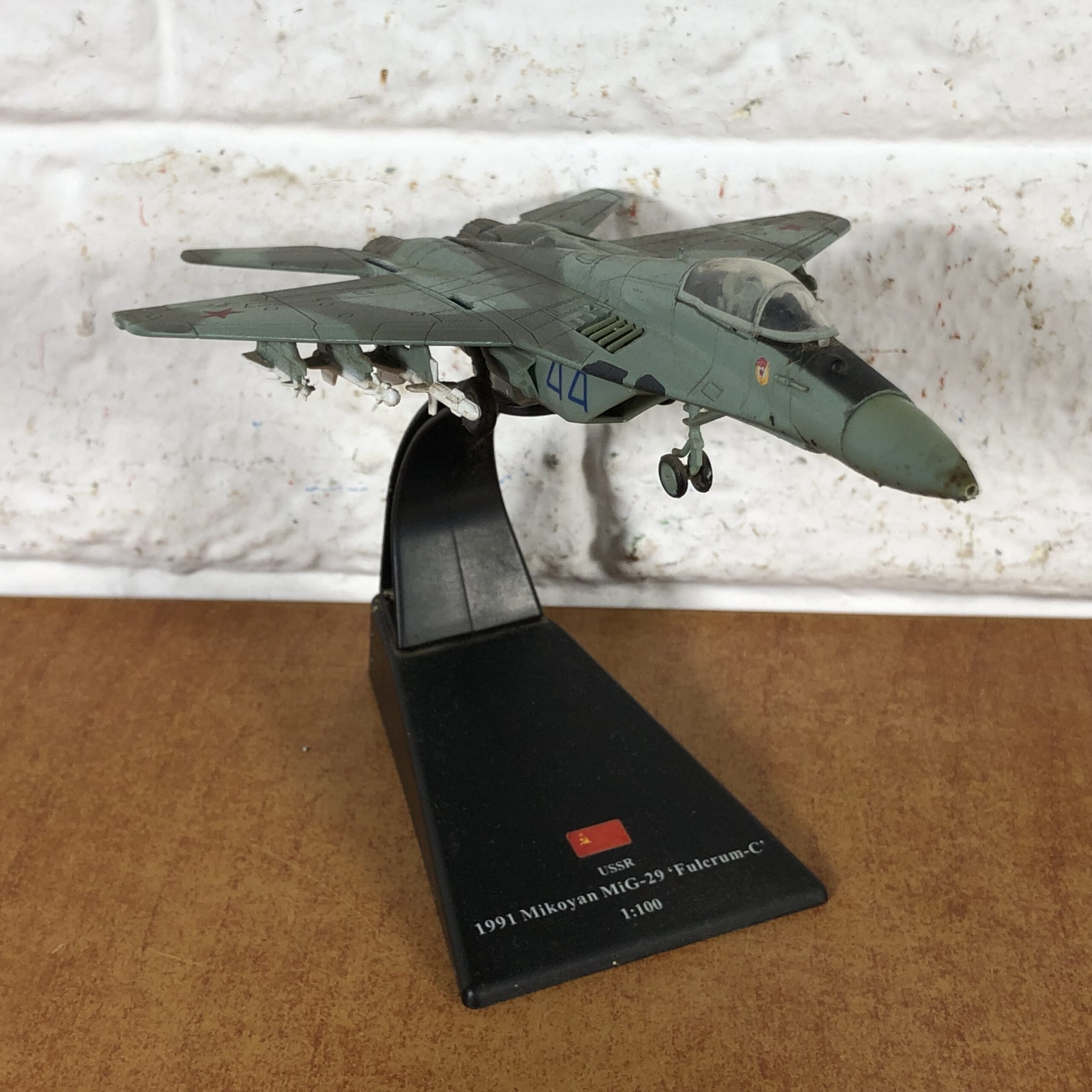 USSR 1991 Mikoyan MiG-29 'Fulcrum-C' Aircraft Model (1:100) - Image 2
